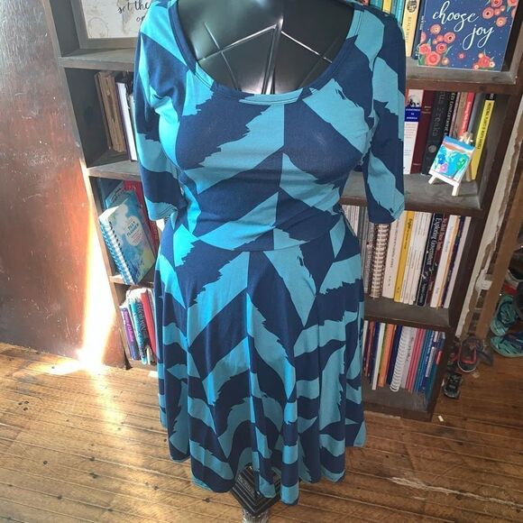 LuLaRoe Dresses & Skirts - Lularoe fit and flare blue chevron L knit travelcore  skater dress